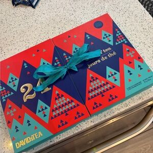 DAVIDsTEA Festive Tea advent calendar BOX.